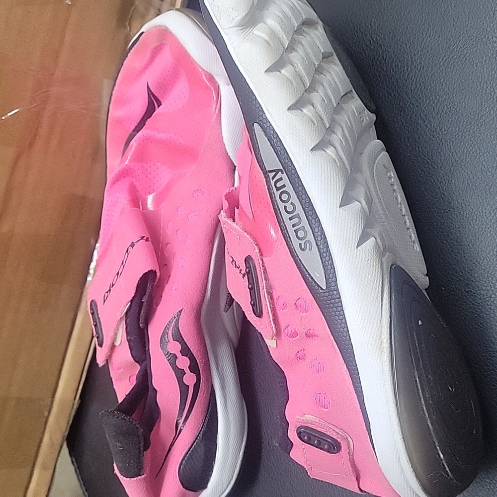 Saucony Hattori Barefoot Minimalist Running Sneakers Shoes.